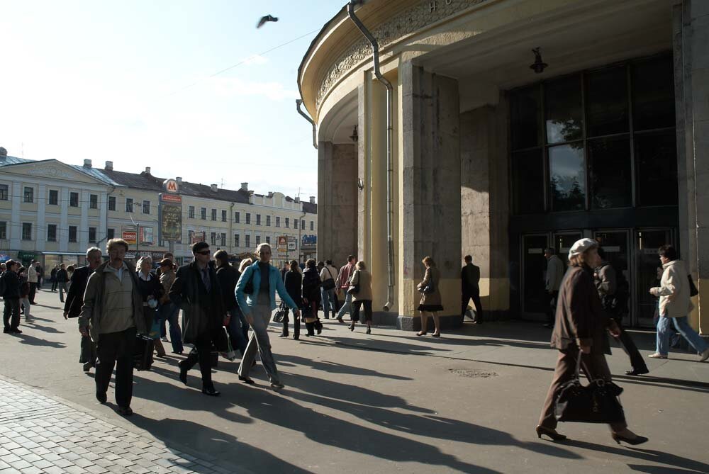 Метро "Новокузнецкая", 2008 г. Еще асфальт. 