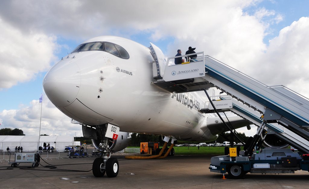 A350-900 (MSN002) – один из пяти испытательных самолетов А350-900, которые принимали участие в сертификационных испытаниях этого типа (первый полет 26 февраля 2014 года). Самолет имеет карбоновую ливрею, которая символизирует передовые технологии по использованию композитных материалов в конструкции (более 50%). Данный борт участвовал в сертификационных испытаниях, связанных с проверкой систем салона самолета. Сейчас этот борт продолжает испытания, направленные на дальнейшее улучшение характеристик самолета и пассажирского салона в частности.   