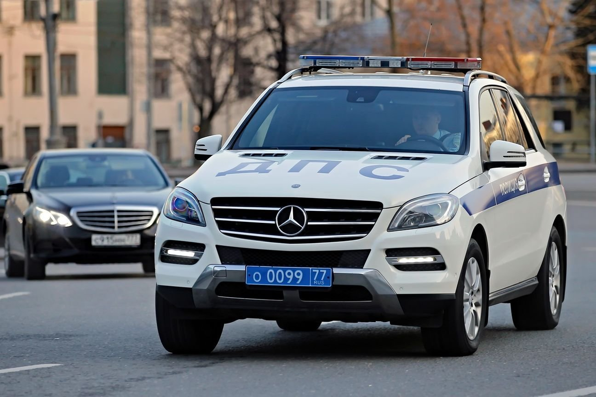 Gls москва. ДПС Мерседес GLS. Мерседес ml полиция. GLS 63 ДПС. Mercedes ml 63 ДПС.