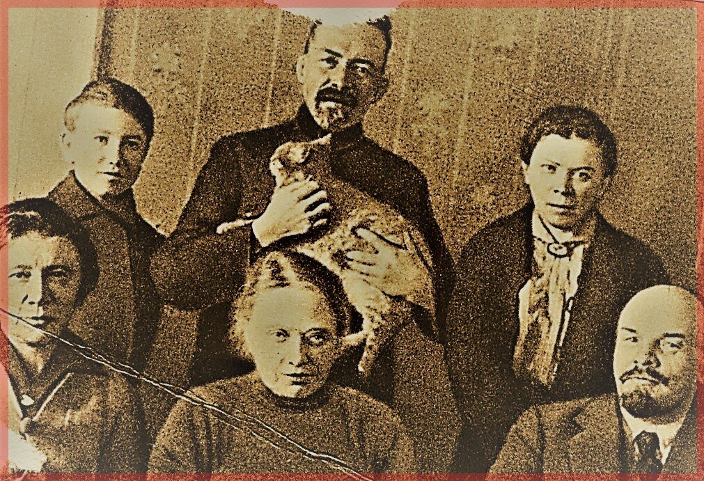Семья ульяновых, Вождь пролетариата, жена ленина.