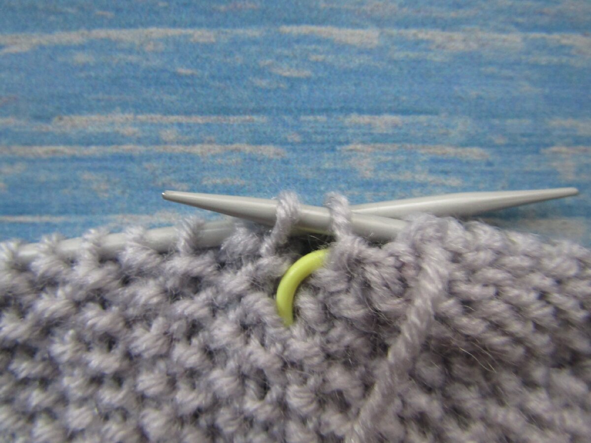 Французская пятка носка спицами вязание. Пятка французская подкова. Вязание спицами французскую пятку. Вязание спицами французскую пятку. Мастер класс вязанья пятки.