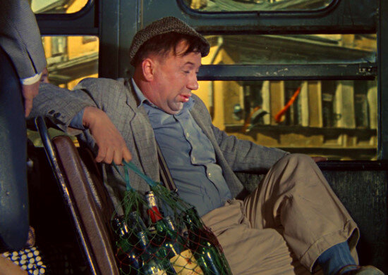 Кадр из фильма " Операция "Ы" и другие приключения Шурика"