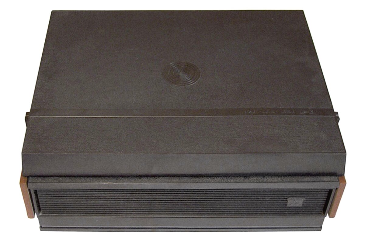 Прозрачная крышка, на мой взгляд, смотрелась бы куда интереснее!