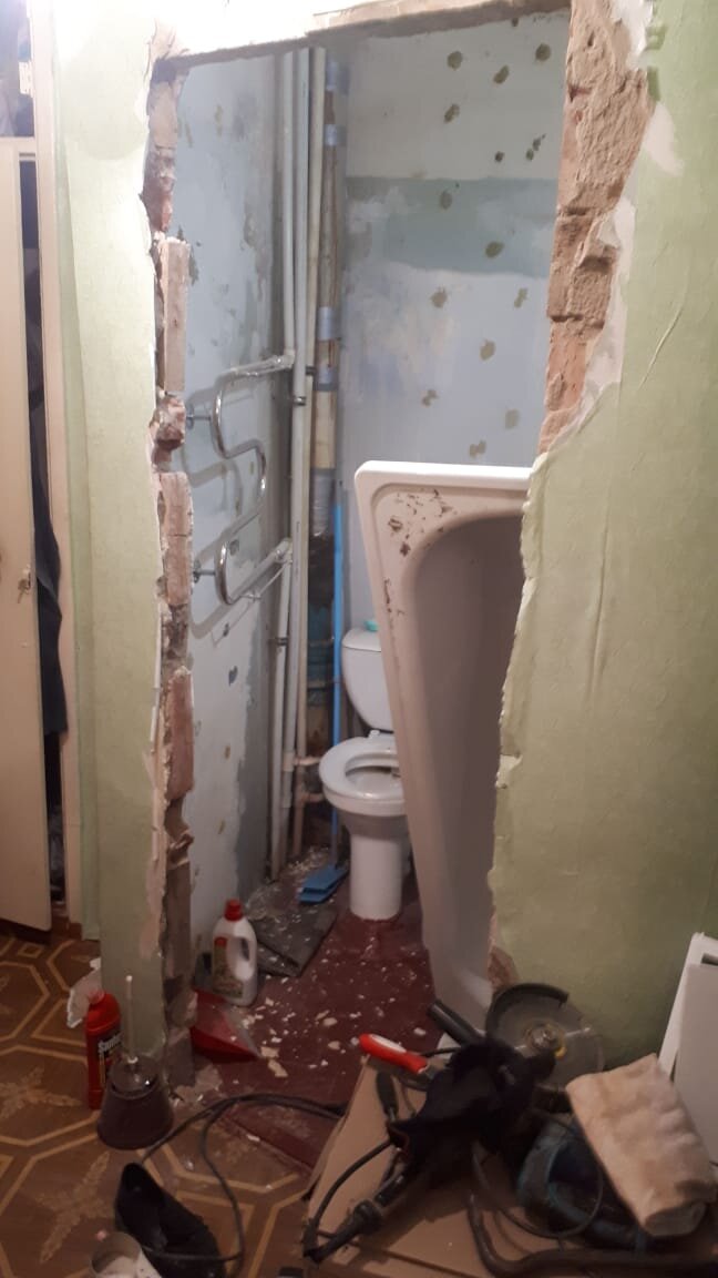 Начинаем с дверей.