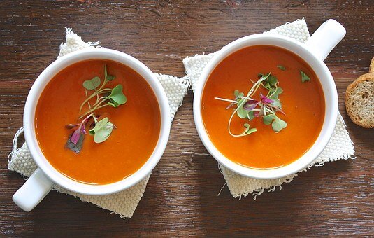https://cdn.pixabay.com/photo/2016/06/01/21/40/soup-1429793__340.jpg
