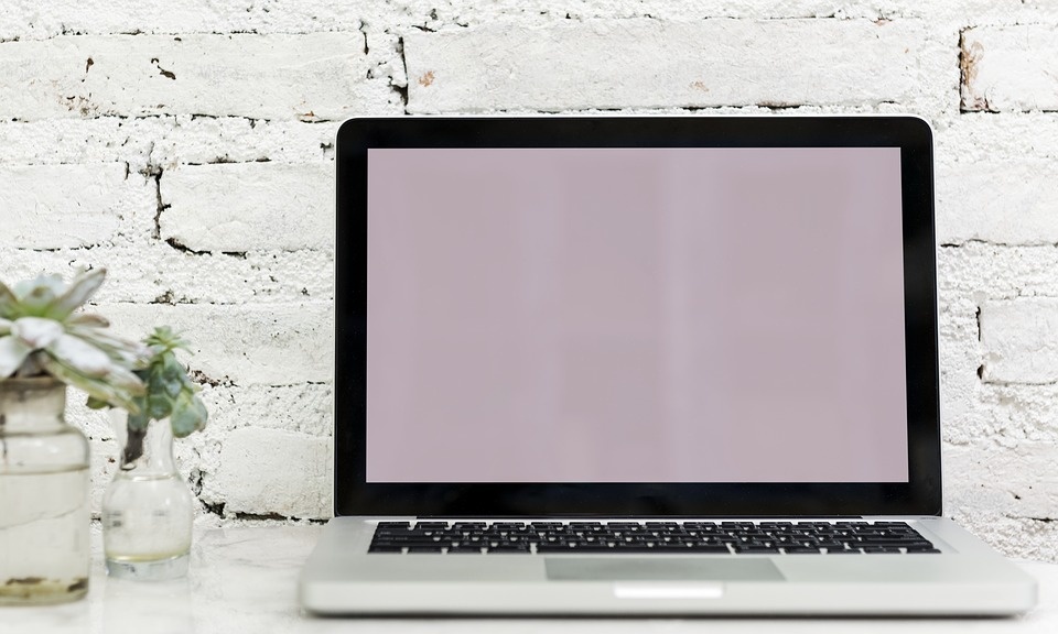 https://pixabay.com/ru/photos/%D0%BF%D1%83%D1%81%D1%82%D0%BE%D0%B9-%D1%8D%D0%BA%D1%80%D0%B0%D0%BD-%D0%BA%D0%BE%D0%BC%D0%BF%D1%8C%D1%8E%D1%82%D0%B5%D1%80-3154808/