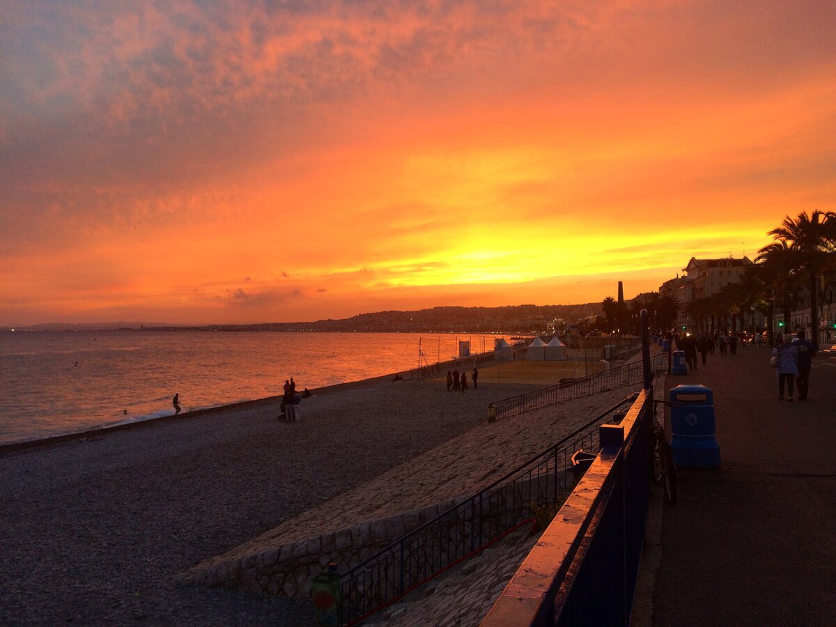 Ещё один вид на закатную набережную