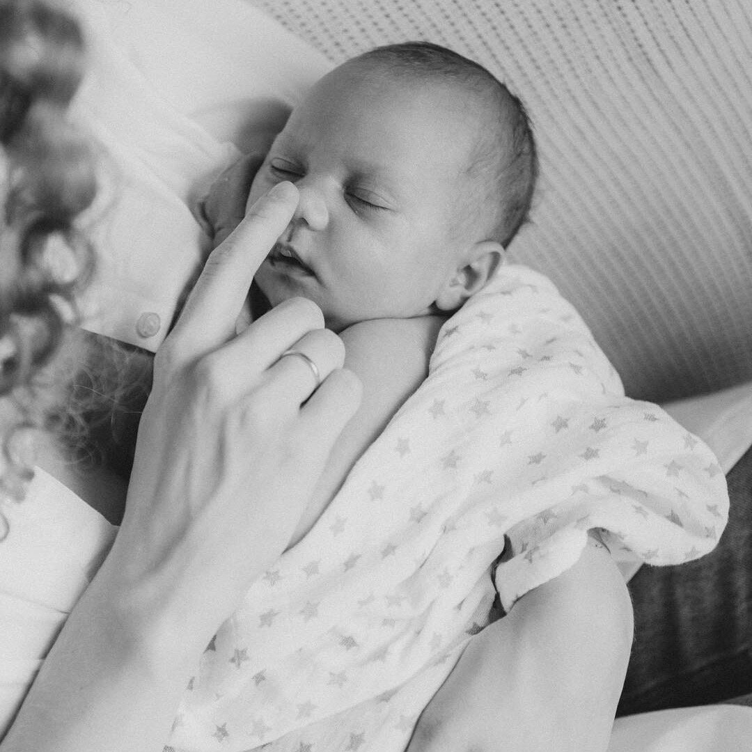 Рано или поздно все крохи знакомятся с соплеотсосом. И это не самое приятное знакомство. 