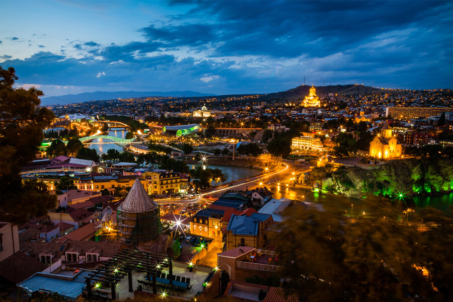 Фото. Тбилиси, Грузия. Автор: Greg Blok / Shutterstock.com.