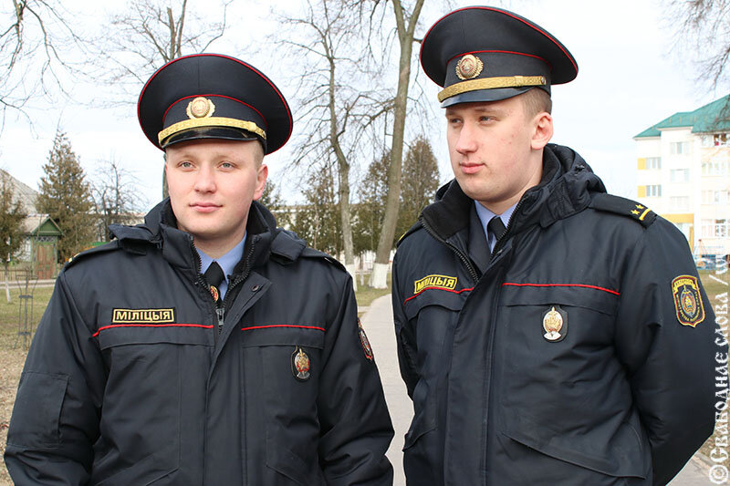 Лейтенанты милиции Артем ЛИХОЛАТ (справа) и Андрей МАРЧЕНКО посвятили свою жизнь милицейским будням. 