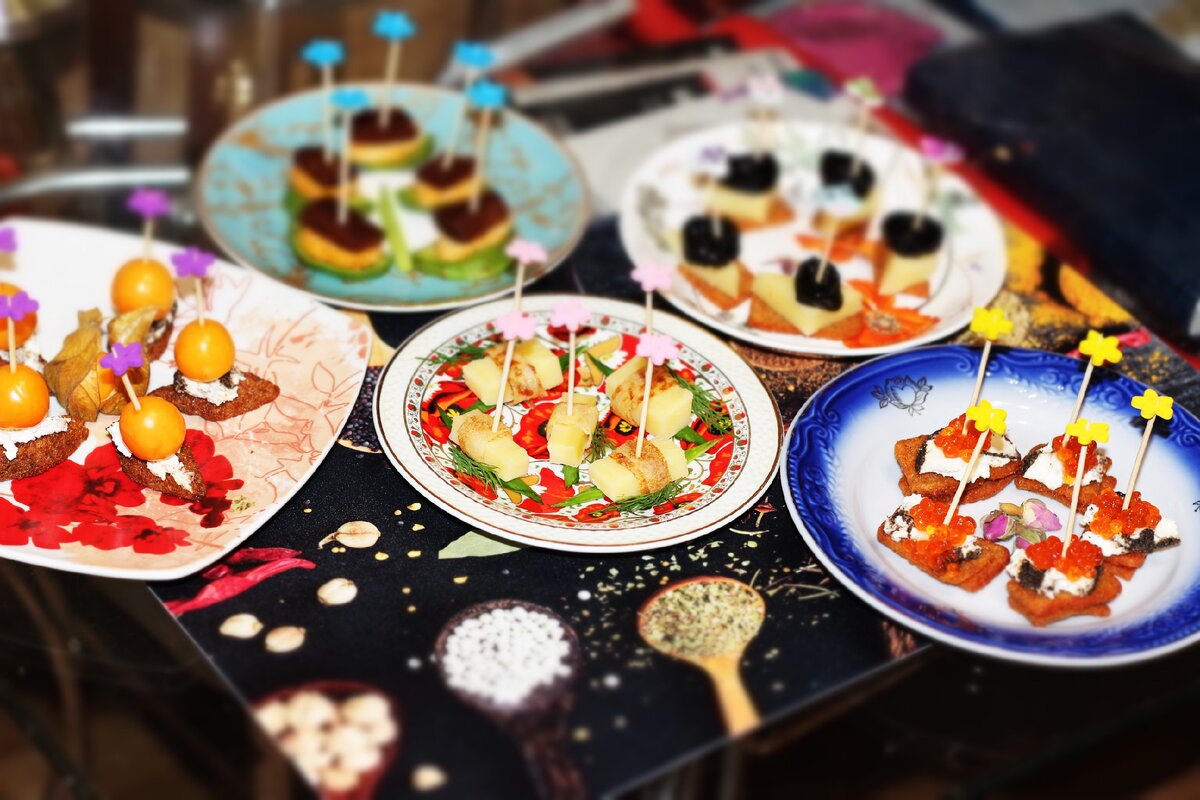 Оригинальные рецепты канапе из сыра к праздничному столу 