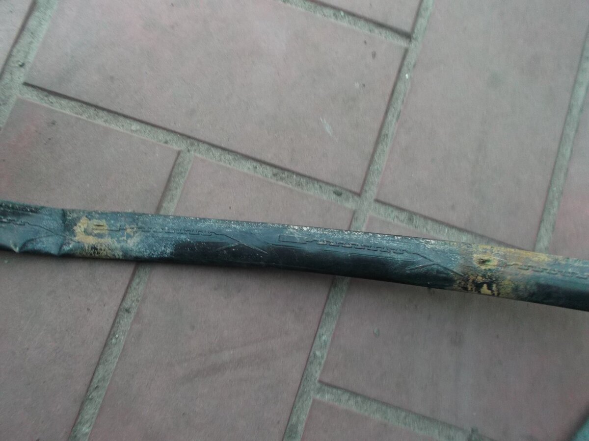 Так выглядит капельная лента при использовании ржавой воды