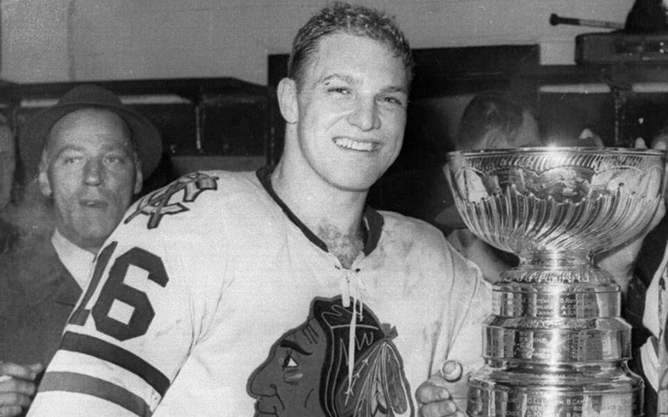 Бобби Халл с Кубком Стэнли, фото: apimages.com