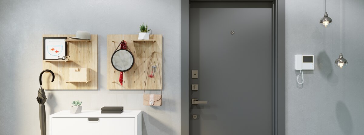 Пегборд в прихожей