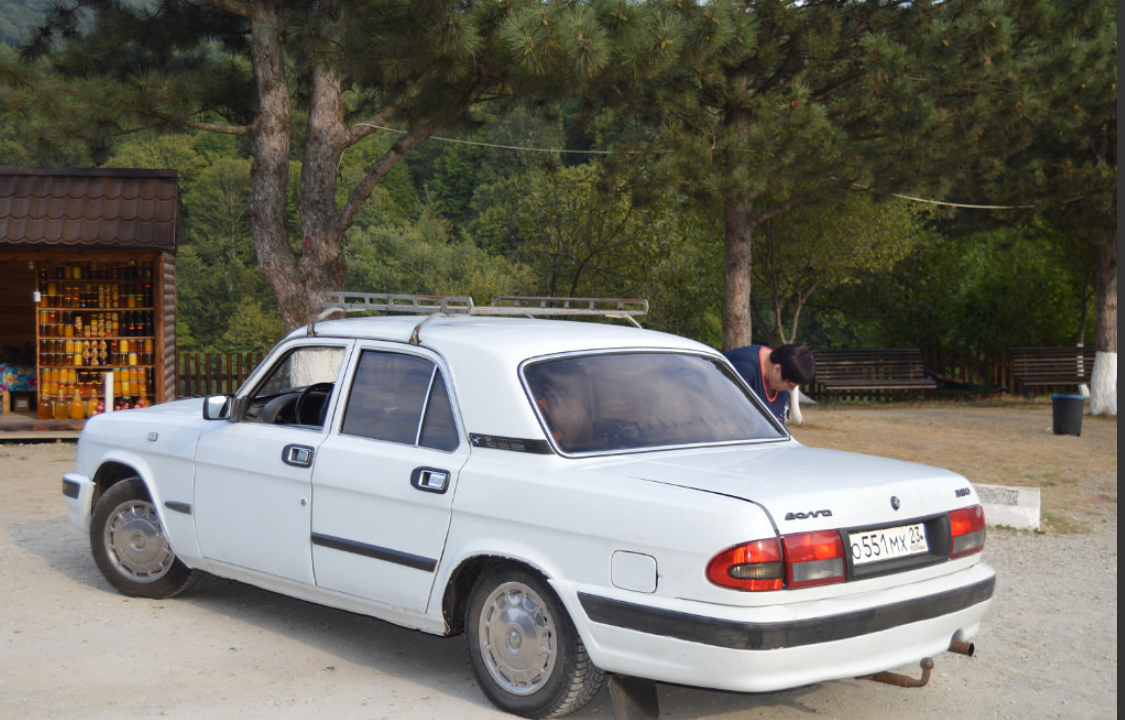 Личное фото с Одноклассников. Волга с багажником.