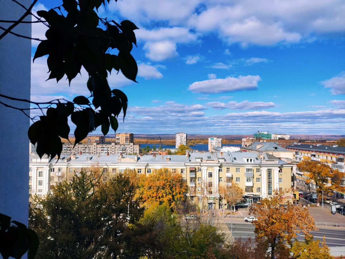 Вид на Волгу из зала П.А. Щербачёва в 7 Avenue Hotel & SPA.