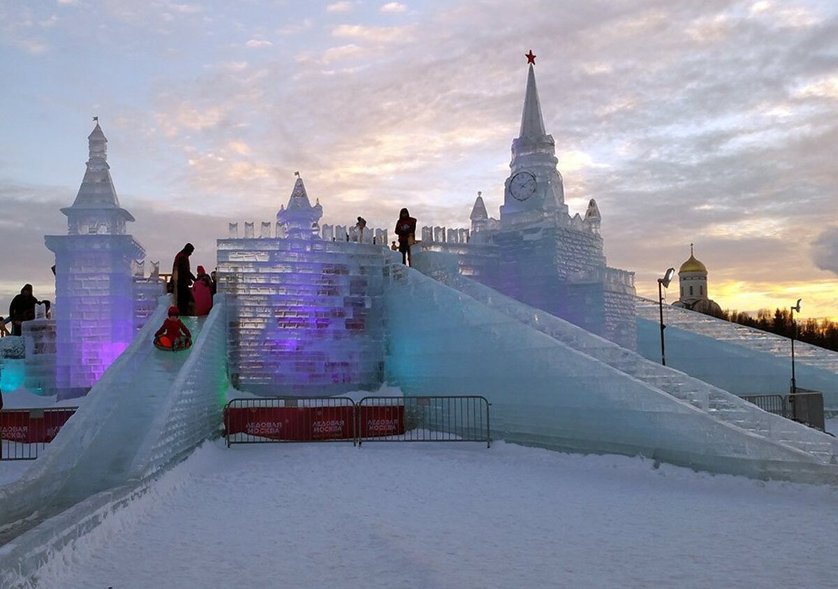 Ледяная горка в Харбине