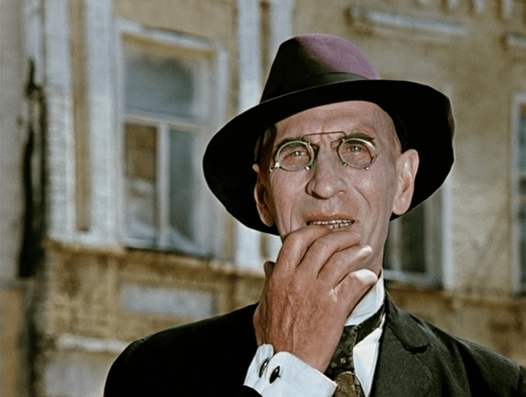 Ипполит матвеевич воробьянинов. 12 стульев инженер брунс. 12 стульев воробьянинов в ресторане. Ипполит матвеевич воробьянинов. И в секрете однако.