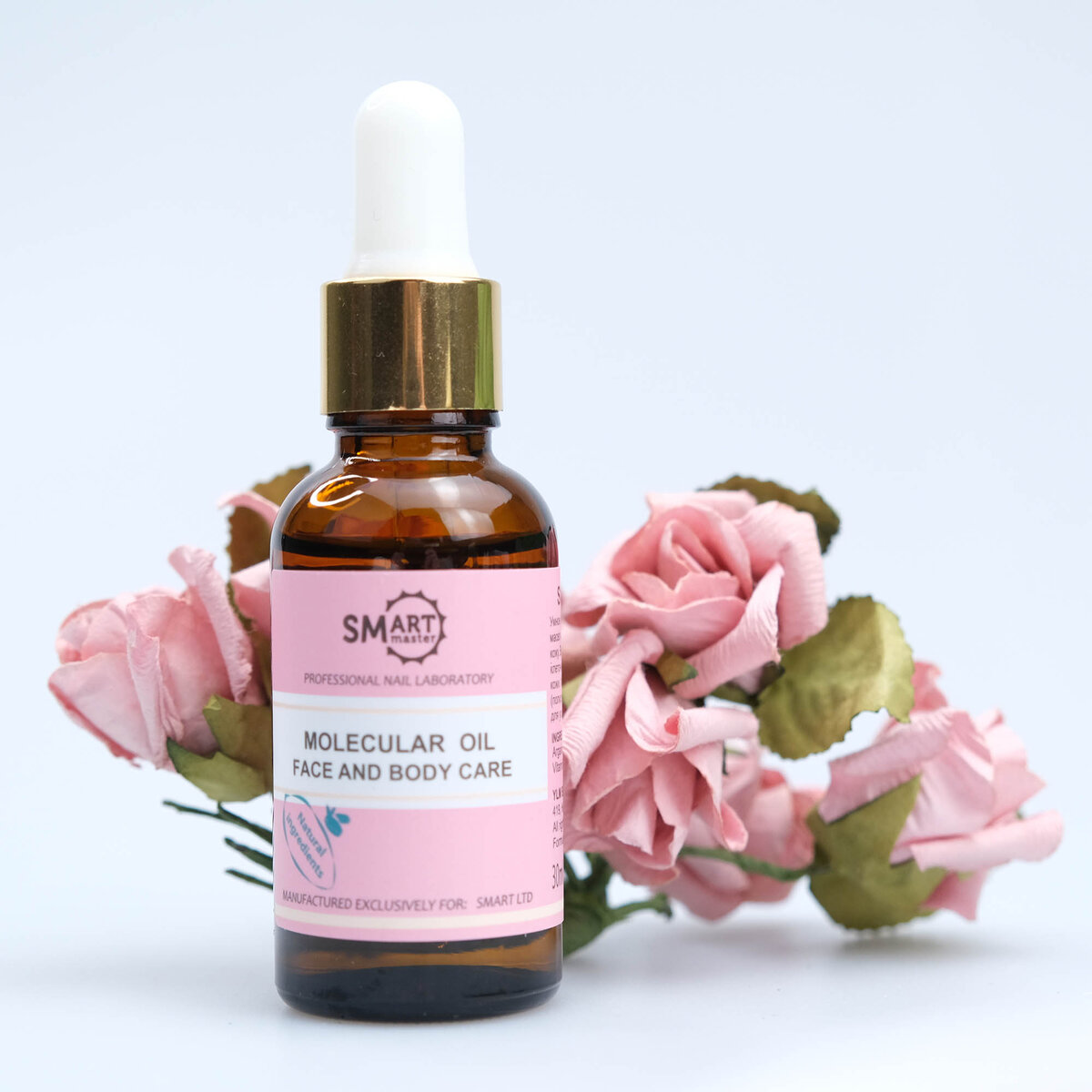 Свой продукт производитель из Великобритании называет не иначе, как «умное молекулярное масло». Как и предыдущее средство, оно представляет собой настоящий коктейль из натуральных компонентов. На этот раз создатели включили в состав своей продукции масла совершенно иных растений.