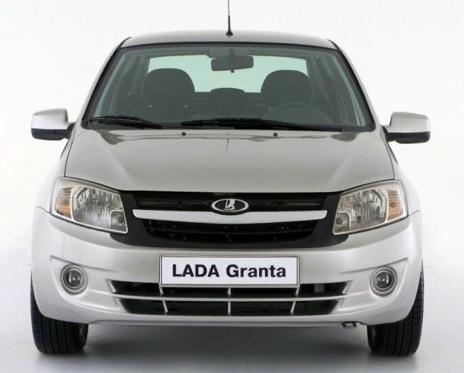 На картинке изображена Lada Granta первого поколения 2011-2018 модельного года.