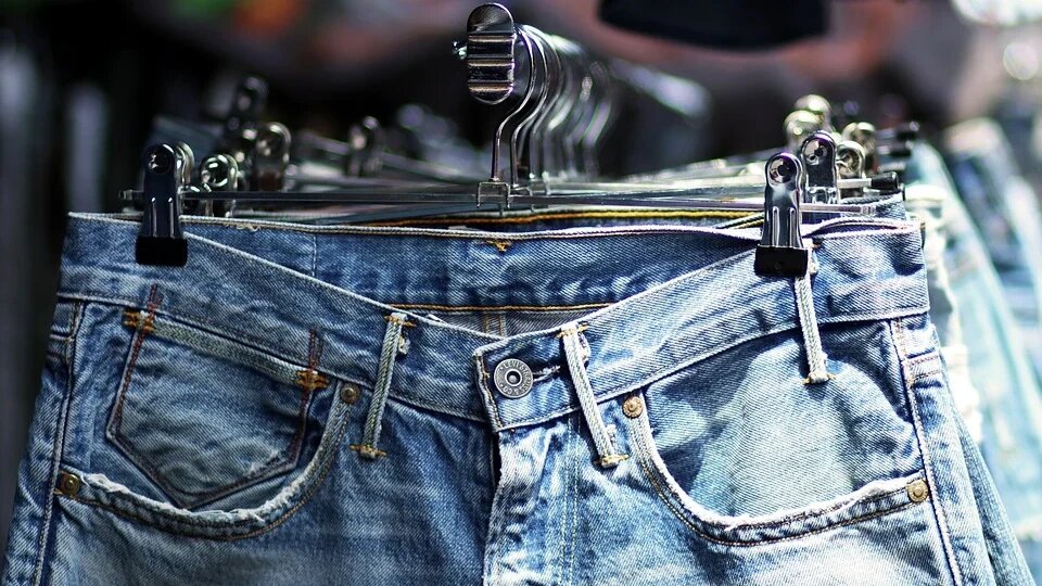 Сеть джинсовой одежды Levi Strauss & Co уходит из России. Фото: pixabay.com 