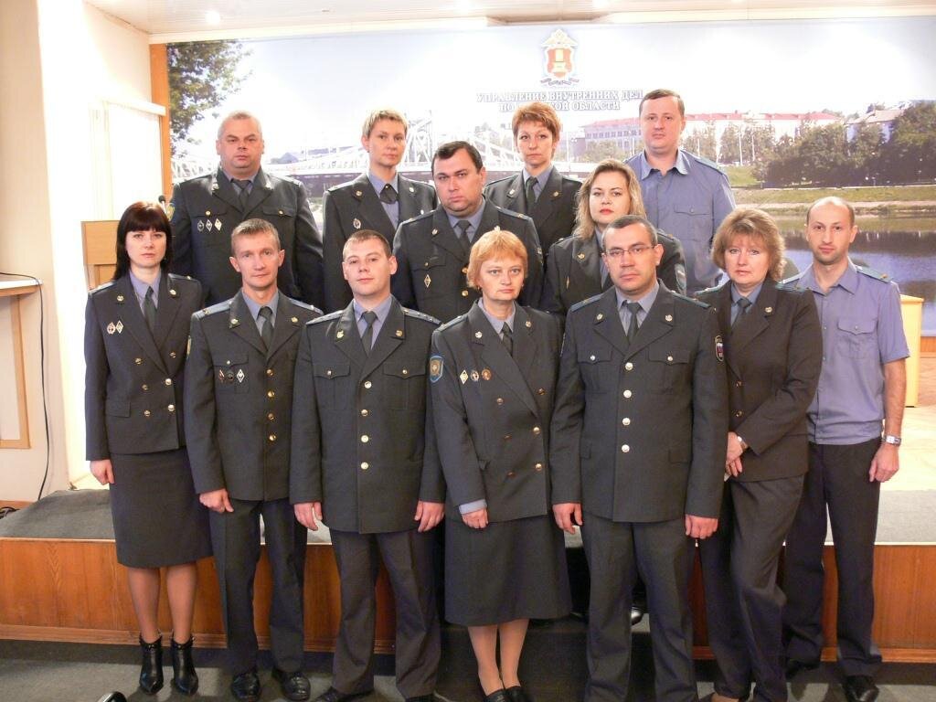 Я крайний справа в нижнем ряду. В очочках