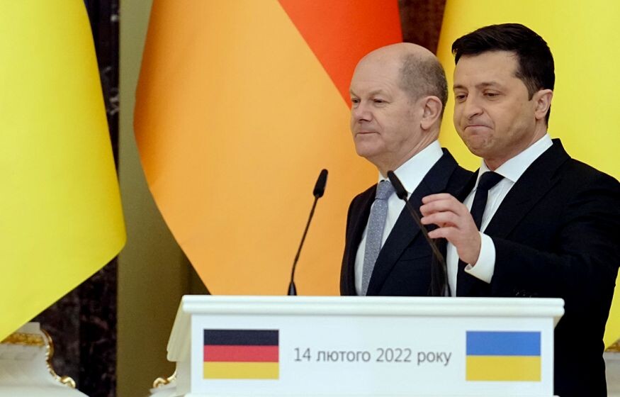    Шольц и Зеленский обсудили «реализацию украинской формулы мира» и защиту Украины от ракетных атак России