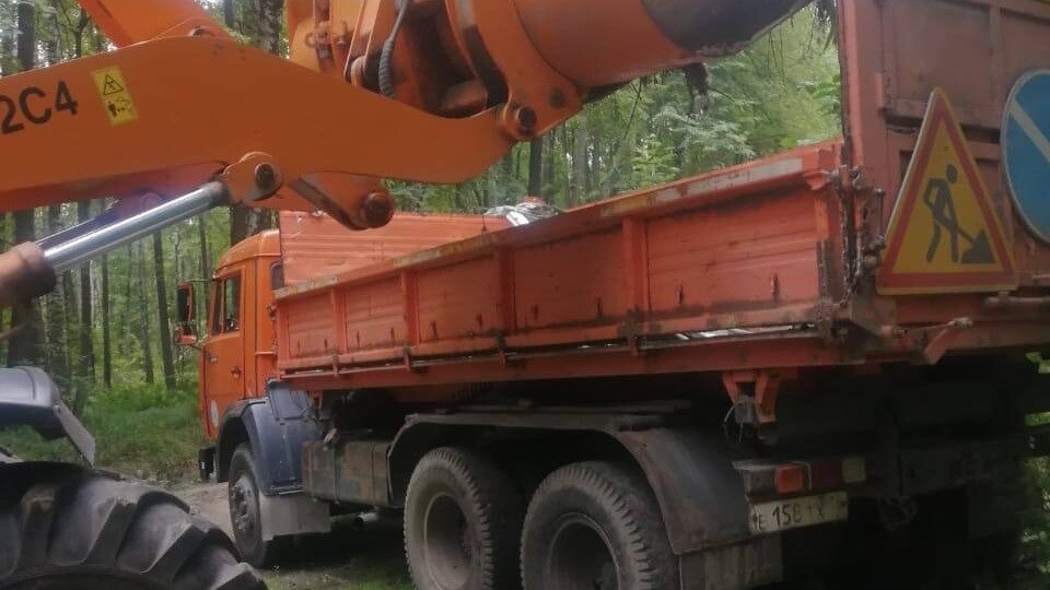     После публикации Inkazan гору люминесцентных ламп вывезли с территории лесопарка «Лебяжье». Об этом сообщили в пресс-службе министерства экологии и природных ресурсов.