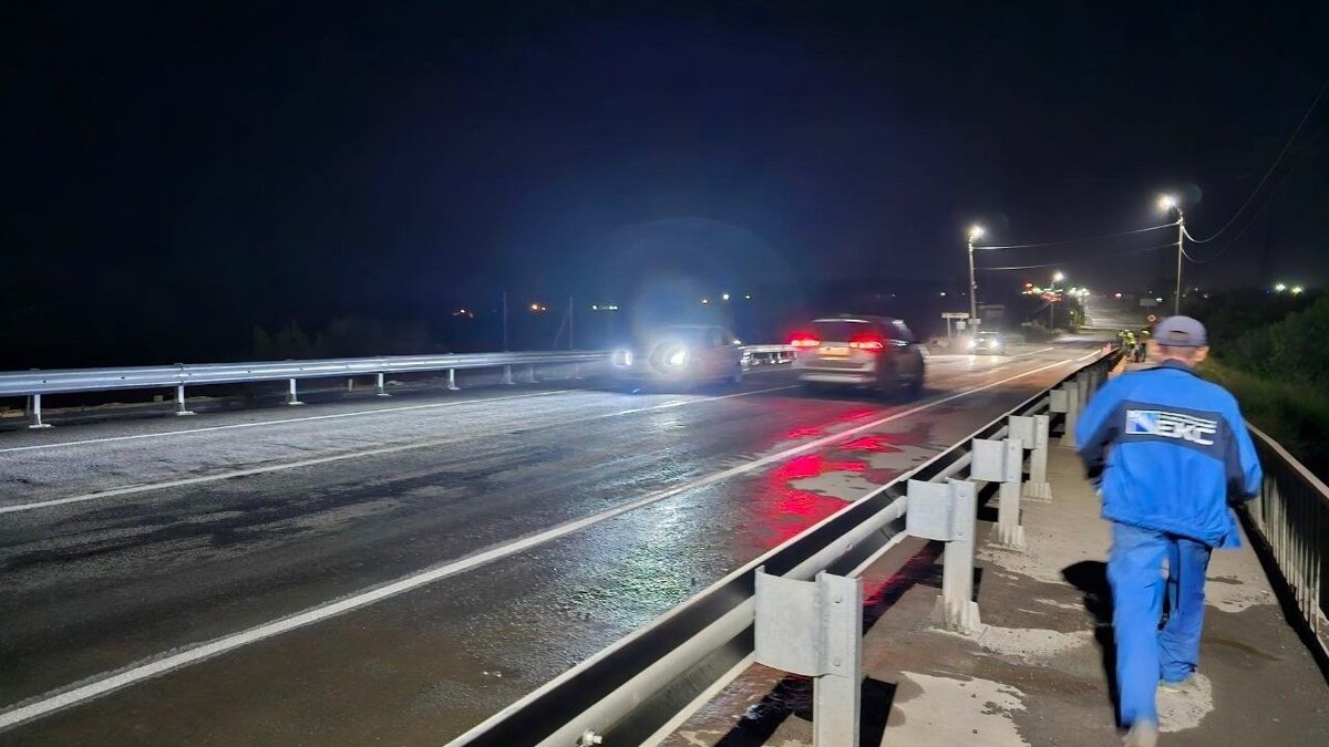     Движение в обе стороны на мосту через Большую Сарапулку открыли 10 августа в 22:10.