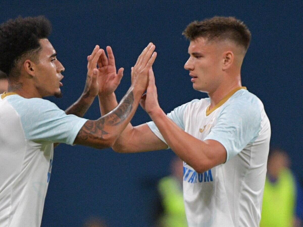    Футболисты "Зенита" Ду Кейрос и Андрей Мостовой© РИА Новости / Александр Гальперин