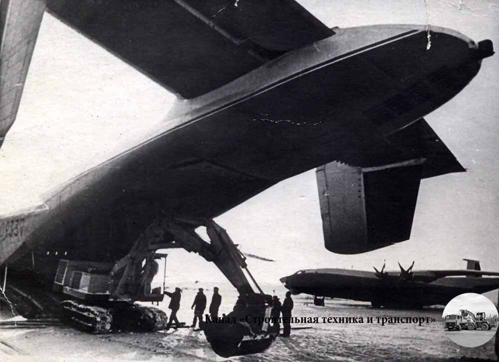 Погрузка "Ковровца" в военно-транспортный самолет Ан-22А