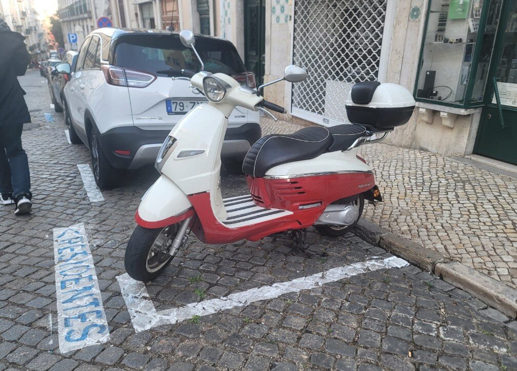 Пежо Джанго