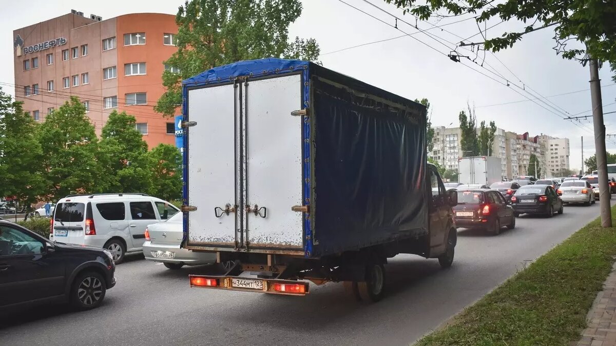     Абаканский городской суд вынес приговор жителю Тувы, проживающему в Абакане, сообщает УФСБ по Хакасии. Он пытался отправить в республиканскую столицу крупную партию гашиша.