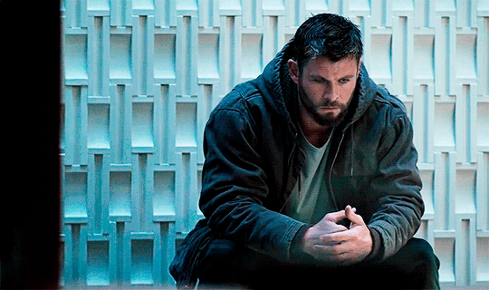 Кадр из фильма "Мстители: Финал"  