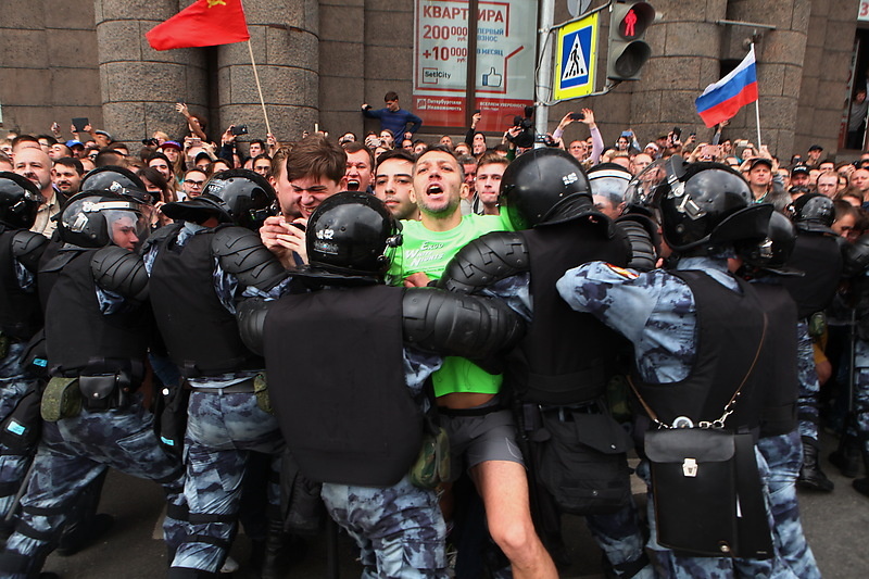 это на митинге в Спб.