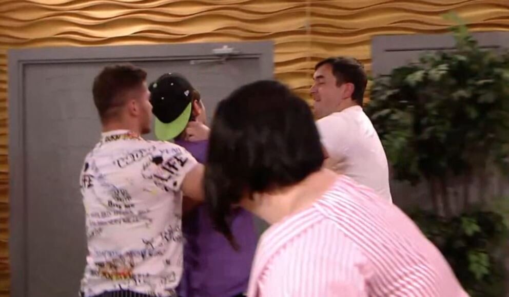 Драка Шабарина и Оганесяна