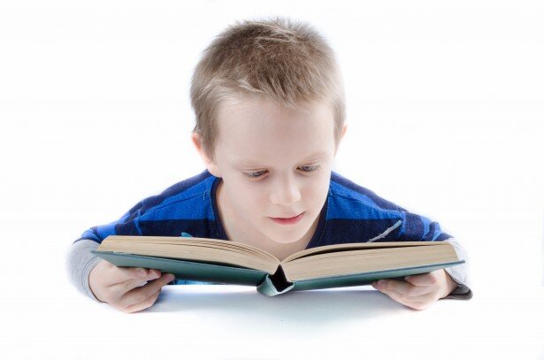   Не секрет, что многие современные школьники не хотят и даже не умеют хорошо и бегло читать. Педагоги и родители считают это большой проблемой, так как чтение тесно связано с учением.-2