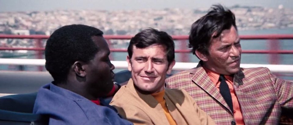 Кадр из фильма «На секретной службе», В роли Бонда Джордж Лэзенби