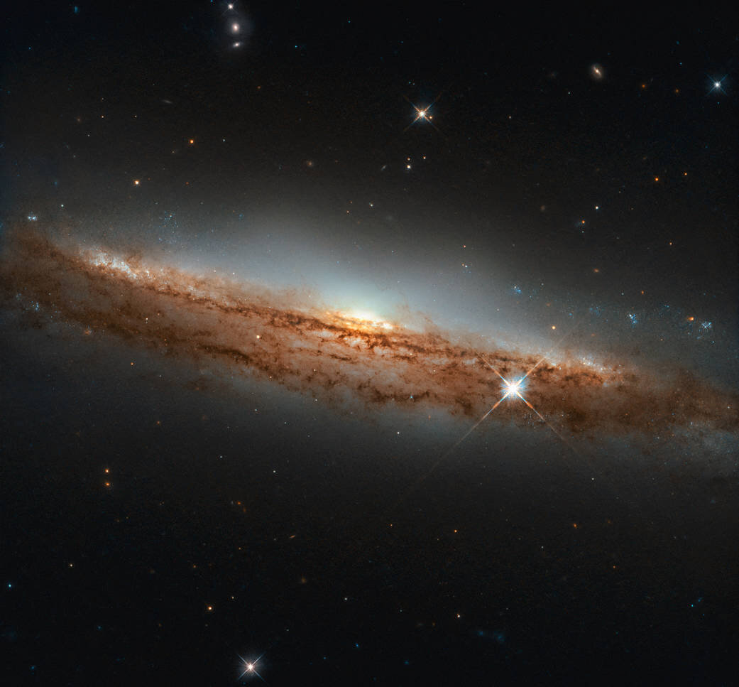 Cпиральная галактика NGC 3717/