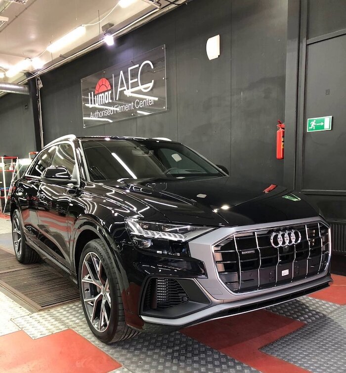 Это один из популярных на сегодняшний день видов тонировки авто. Помимо всего прочего, он позволяет беспрепятственно ездить в путешествие на машине или за покупками в Финляндию. Передние стекла автомобиля при этом не участвуют в процессе тонировки, но все необходимые задачи выполняются.