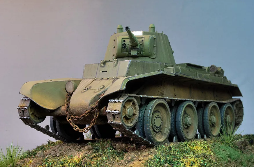 Советский танк БТ-7 ( БТ - быстроходный танк)