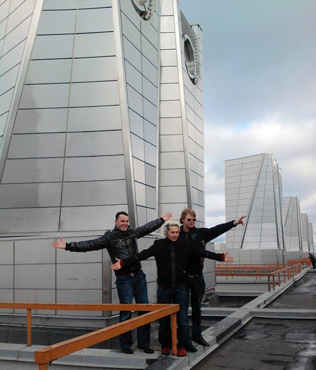 Золотые облака иванушки international. Вика цыганова клипы. Иванушки орт 1996 тучи. Иванушки international тучи. Иванушки тучи.