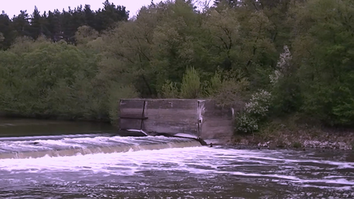 Плотина на реке Ворона