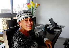 Доктор Мира Ниязов. Источник: http://www.drmiraniazov.com/