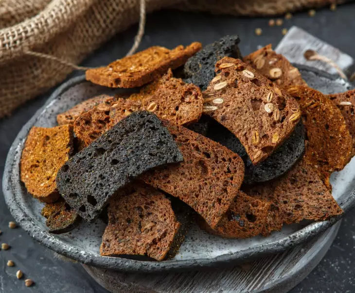 Слайсы из ядер зеленой гречки пикантные от Grechka bread