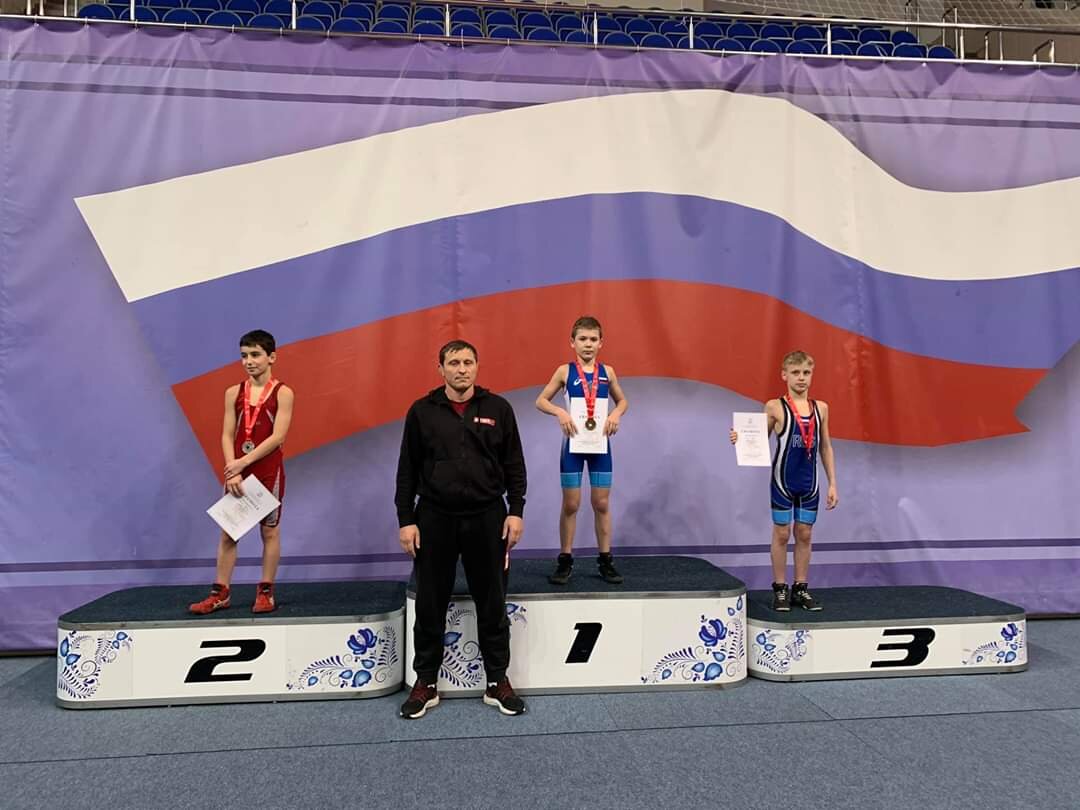 Абакар Сахратулаевич со своим воспитанником-чемпионом!