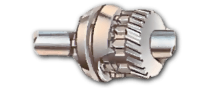 Синхромеш занятВилка перемещает синхронизатор в направлении выбранной передачи. Поверхности трения синхронизируют скорости вращения вала, а также синхронизируют и блокируют передачу.