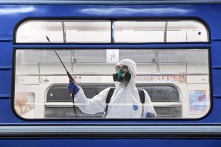 В Екатеринбурге показали, как защищают пассажиров метро от коронавируса