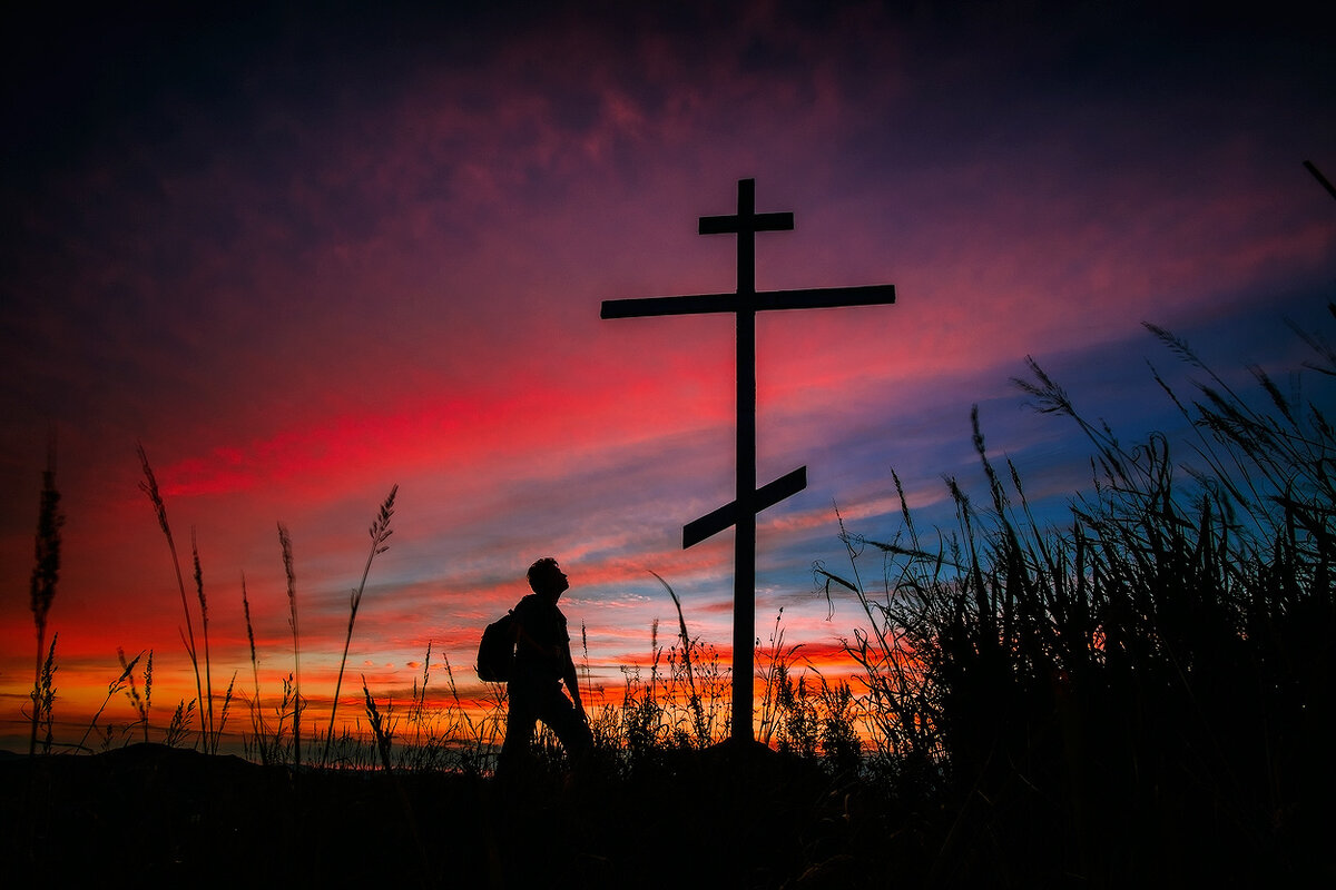 Before the cross. Крест в природе. Человек перед крестом. Христианский крест.