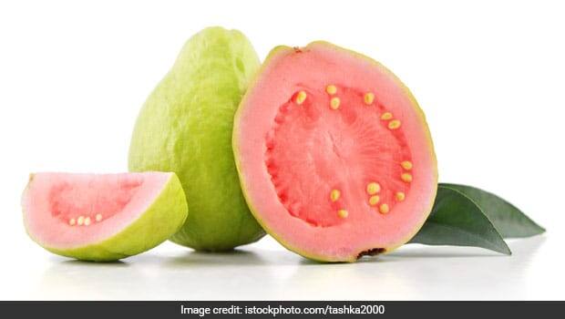 Гуава гораздо выше по содержанию витамина С, чем апельсин.